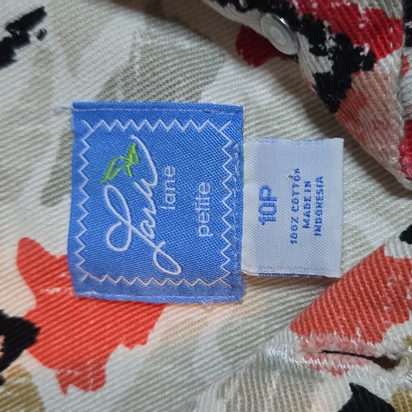 Lara Lane Jean Jacket - Picture 2 of 5